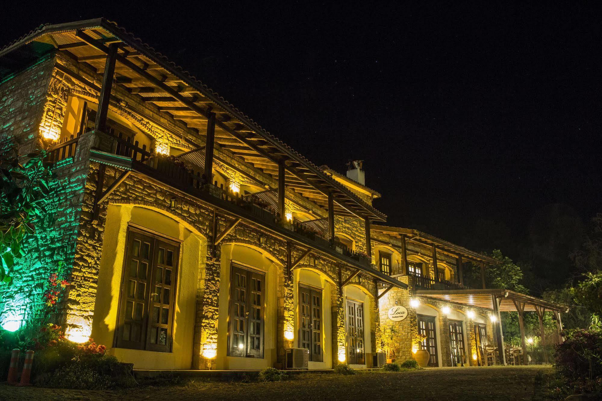Loca Hotel Side Exterior photo